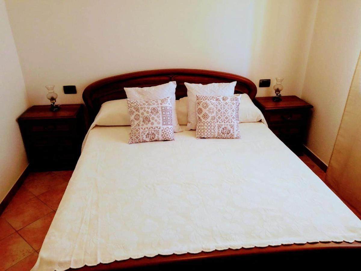 Residenza Rosa Maria Apartment โอโรเซย ภายนอก รูปภาพ